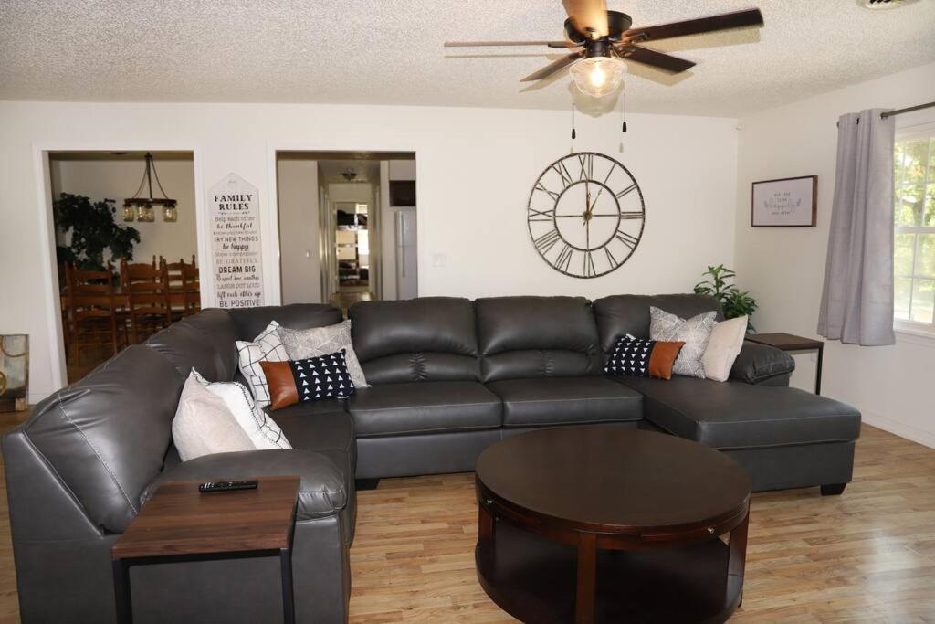 3 Bedroom Vacation Home Next To Silver Dollar City Branson Exterior photo